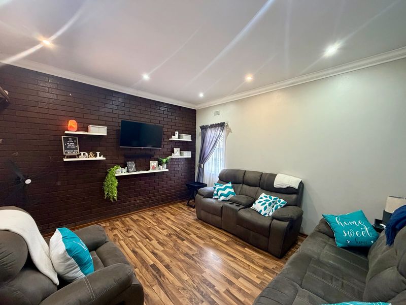 3 Bedroom Face-Brick Home with Flatlet for Sale | Sole Mandate - Photo 7