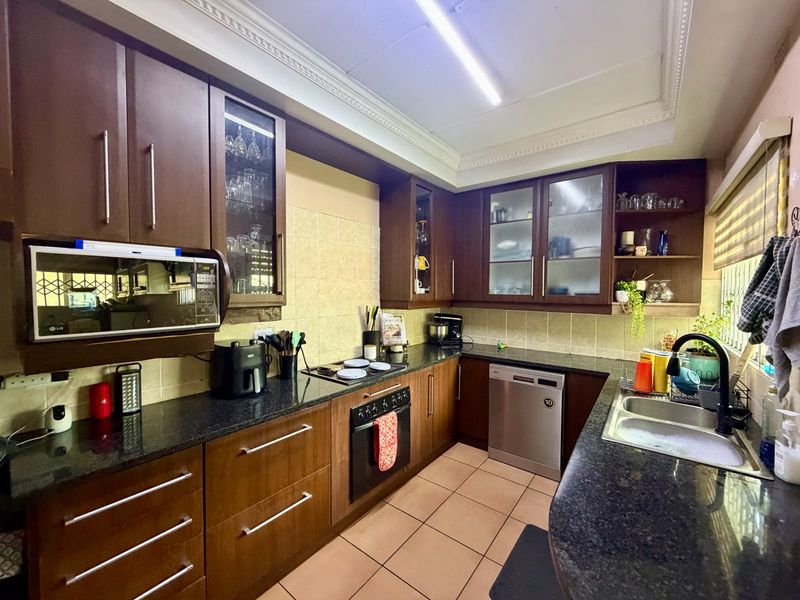 3 Bedroom Face-Brick Home with Flatlet for Sale | Sole Mandate - Photo 4