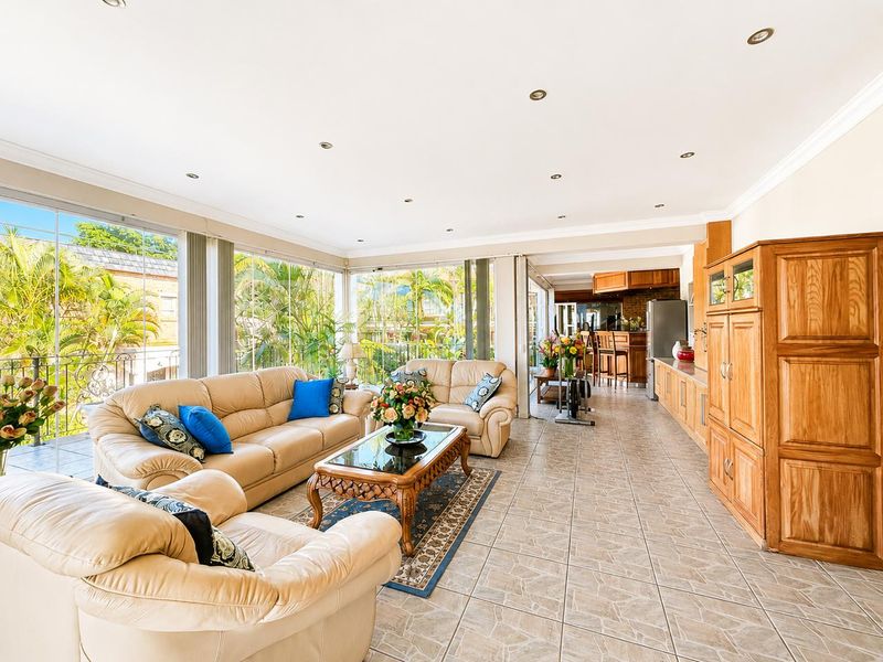 7 Bedroom home - Photo 7