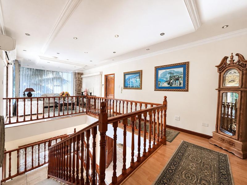 7 Bedroom home - Photo 3