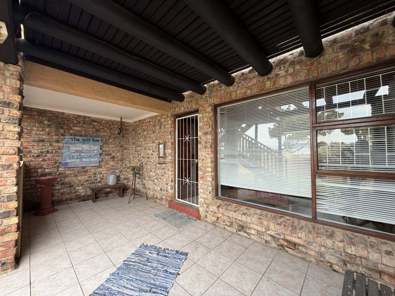 Family Home n Wavecrest - Photo 2