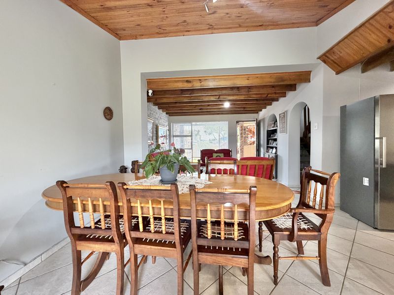 Family Home n Wavecrest - Photo 3