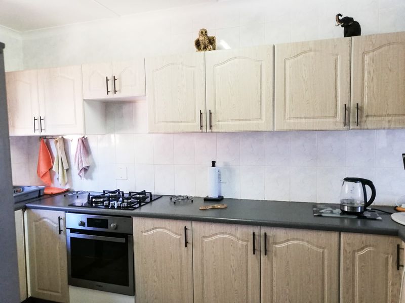 Beautiful 3 Bedroom Spacious Flat For Rental - Photo 3