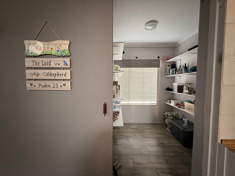 3 Bedroom Property with a 2 Bedroom Flatlet - Photo 10