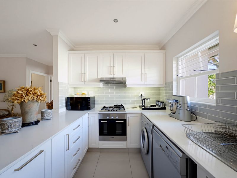 Your Next Chapter Starts Here - Spacious Garden Townhouse in Shortens Country Estate - Photo 4