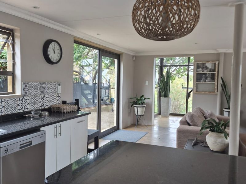 5 Bedroom Property with stunning mountain views - Photo 7