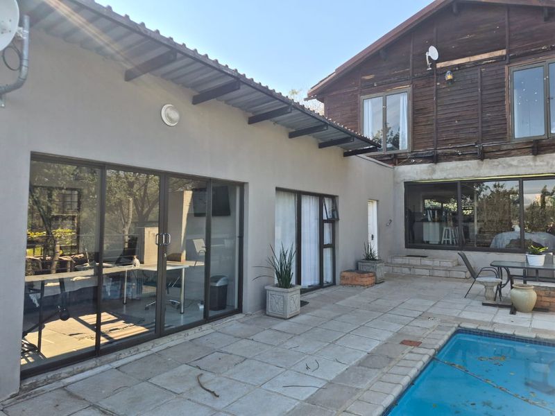 5 Bedroom Property with stunning mountain views - Photo 3