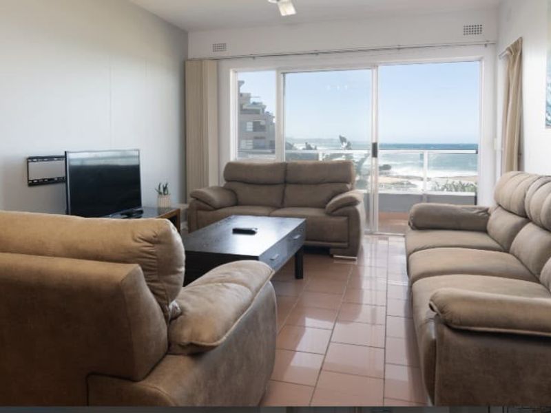Coastal Living at Its Finest – Stylish 2-Bedroom Apartment with Spectacular Sea Views - Photo 8