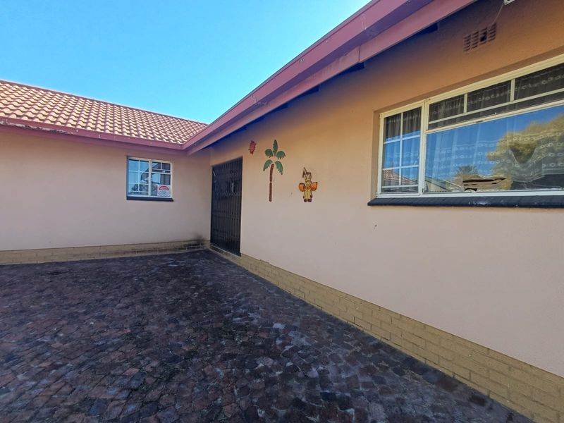 SOLE MANDATE ON A PERFECT HOME IN VAALPARK - Photo 1