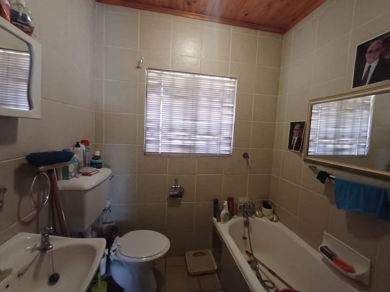SOLE MANDATE ON A PERFECT HOME IN VAALPARK - Photo 8