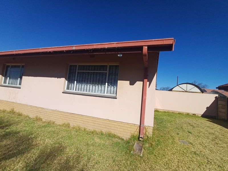 SOLE MANDATE ON A PERFECT HOME IN VAALPARK - Photo 9