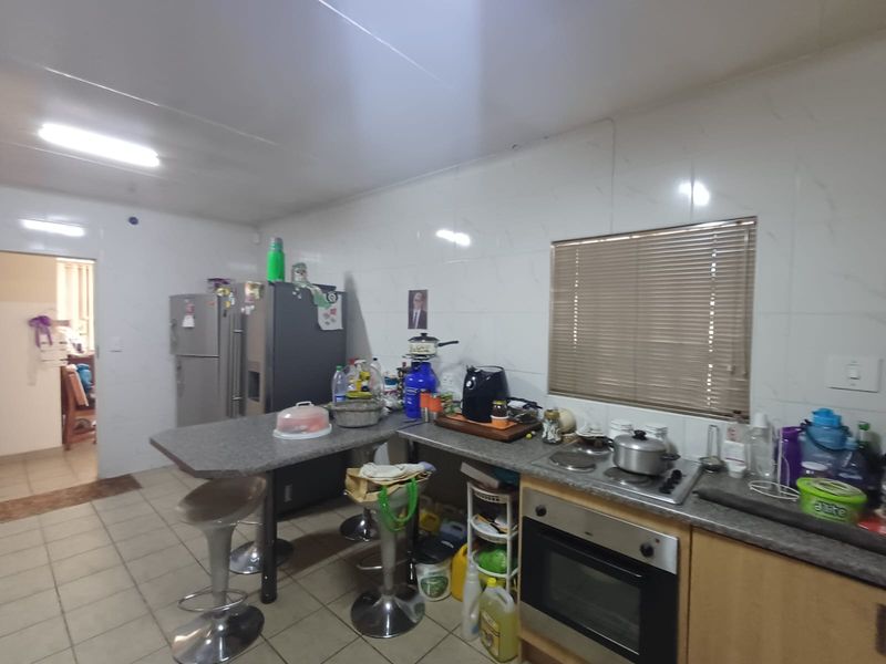 SOLE MANDATE ON A PERFECT HOME IN VAALPARK - Photo 5