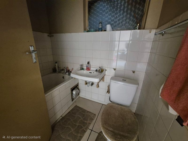 !Stunning First Floor Two Bedroom Unit! - Photo 5