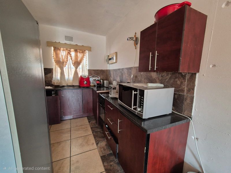 !Stunning First Floor Two Bedroom Unit! - Photo 3
