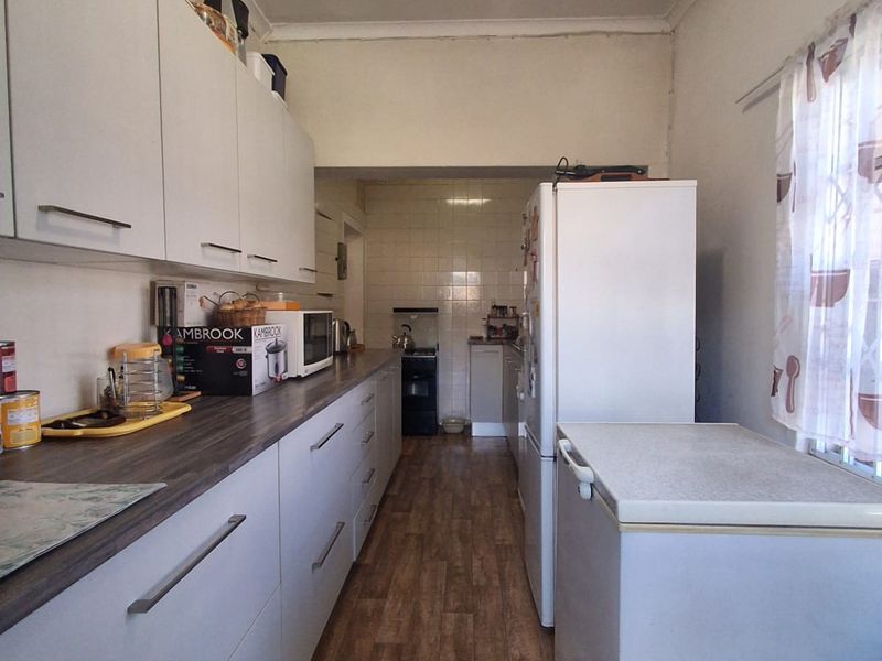 WAIT FOR IT!!! 2 x 4-Bedroom Family Homes on 1 Property – Approved Municipal Plans. - Photo 10