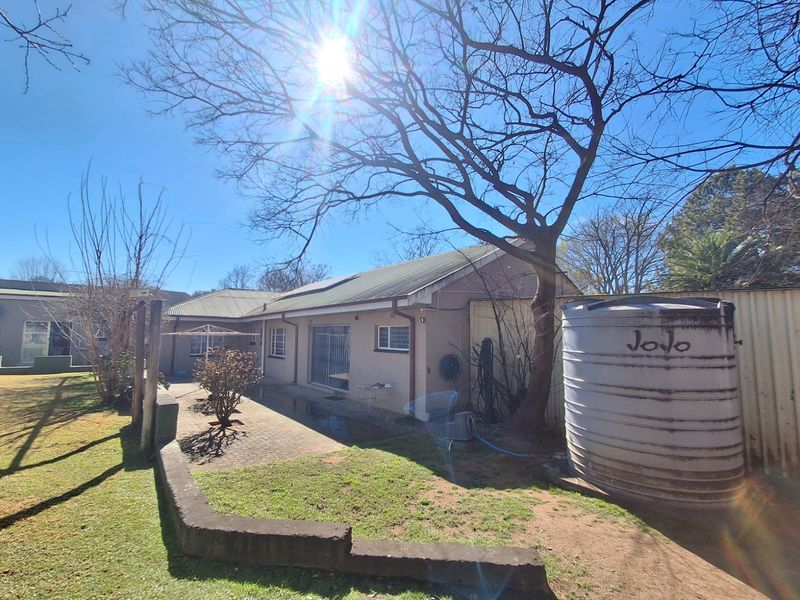 WAIT FOR IT!!! 2 x 4-Bedroom Family Homes on 1 Property – Approved Municipal Plans. - Photo 2