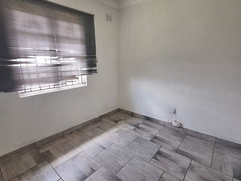 Newly Renovated Home - Photo 9