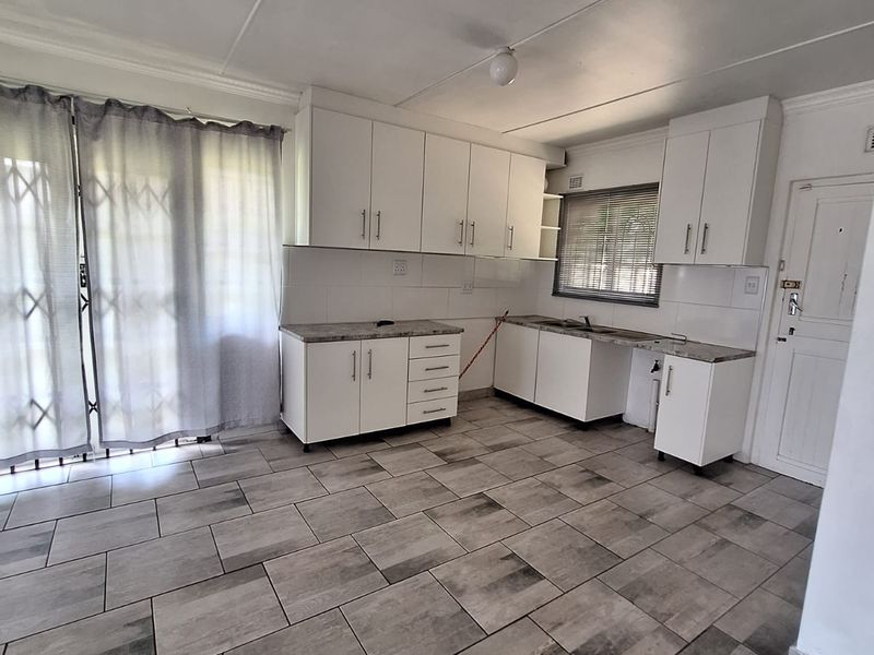 Newly Renovated Home - Photo 6