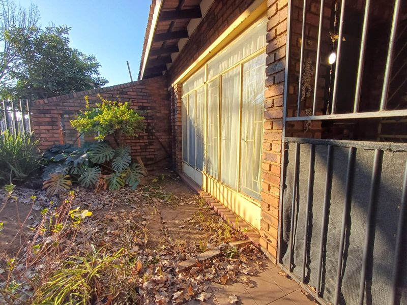 Lovely Sectional Title In CE 2 Selling For An Unbelievable Price - Photo 9