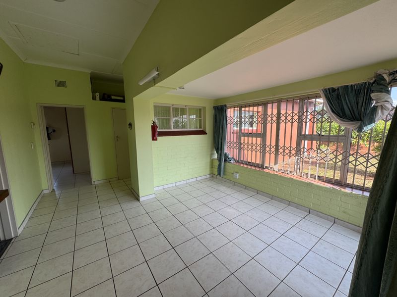 Spacious 3-Bedroom Ensuite Home with Flatlet & Business Potential in Empangeni - Photo 5