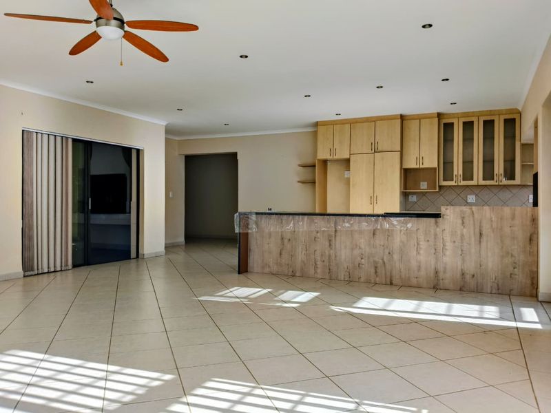 Spacious Family Home in Wavecrest - Photo 6