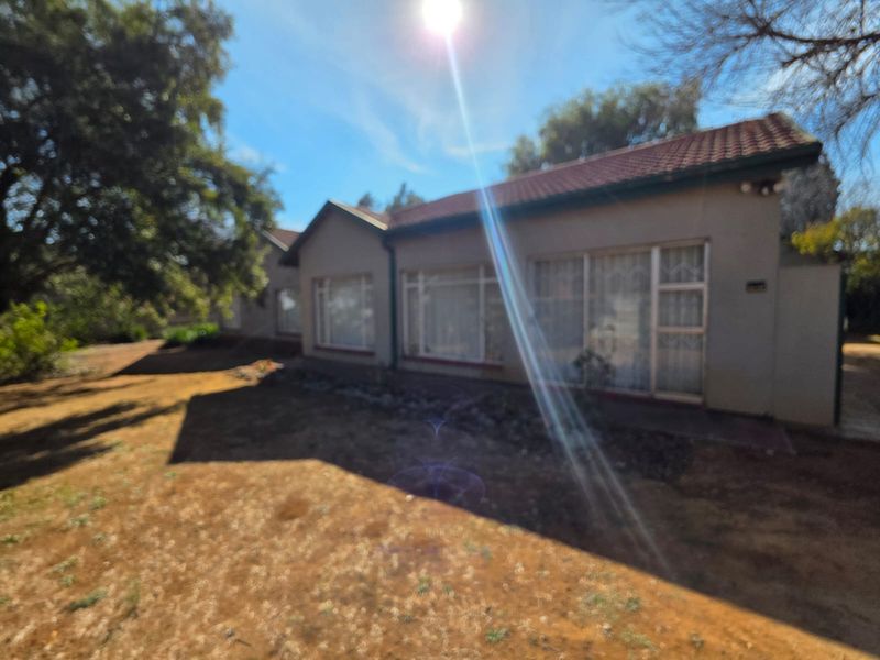 Beautiful House to Rent in Flora Gardens! - Photo 1