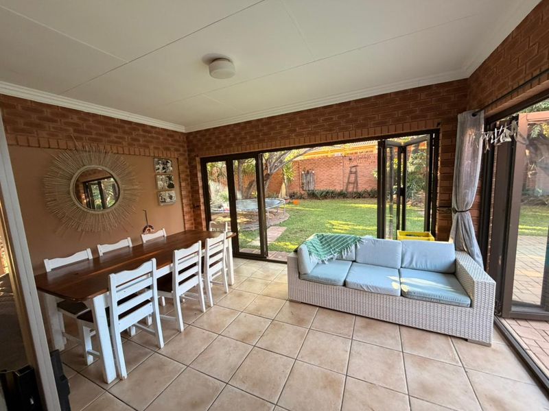 To Let | Spacious 3-Bedroom Family Home with Bachelor Flat & Swimming Pool – Bela-Bela - Photo 10