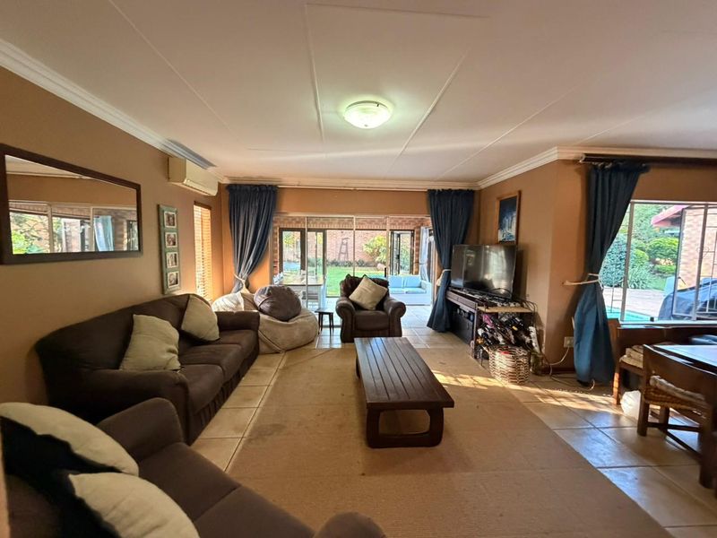 To Let | Spacious 3-Bedroom Family Home with Bachelor Flat & Swimming Pool – Bela-Bela - Photo 7