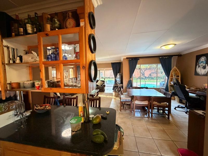 To Let | Spacious 3-Bedroom Family Home with Bachelor Flat & Swimming Pool – Bela-Bela - Photo 8