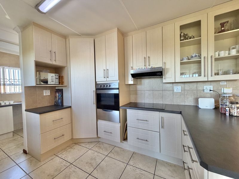 3 Bedroom House for sale in Eden Glen Retirement illge - Photo 7