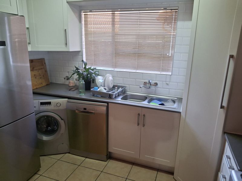 4 Bedroom House for Sale in Ravenswood, Boksburg - Photo 3