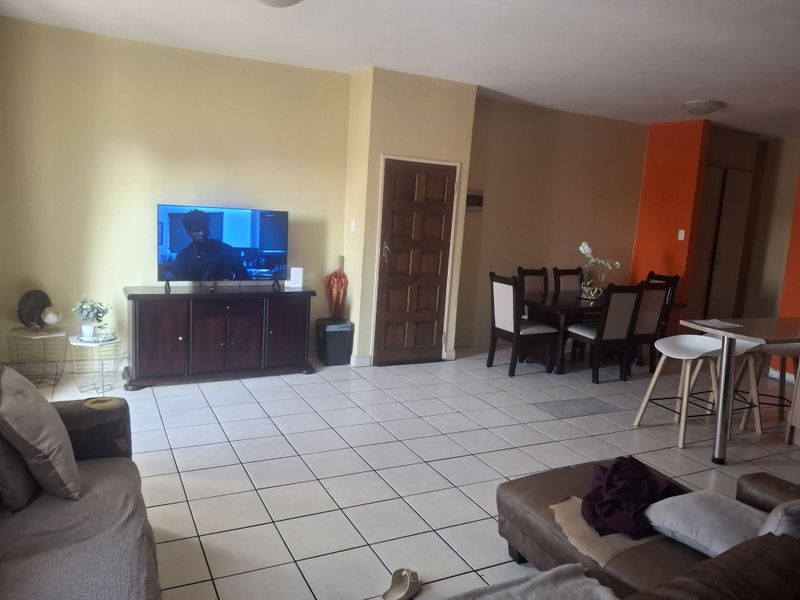 Spacious 2-Bedroom Apartment for Sale in Norkem Manor, Norkem Park - Photo 4