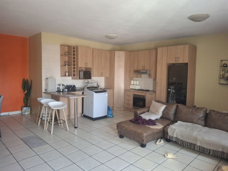 Spacious 2-Bedroom Apartment for Sale in Norkem Manor, Norkem Park - Photo 2