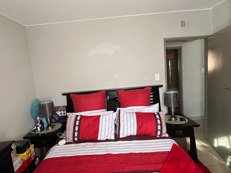 This stylish two-bedroom apartment in Route 82 Security Estate, Alveda - Photo 8