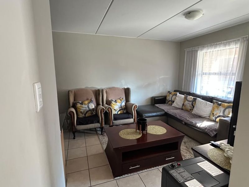 This stylish two-bedroom apartment in Route 82 Security Estate, Alveda - Photo 6