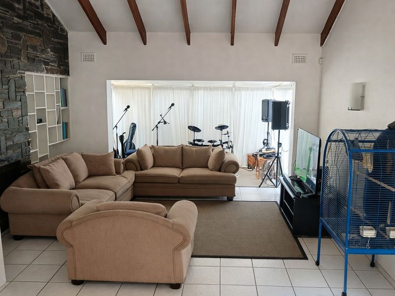 4 bedroom House for sale in Westbrook - Photo 8
