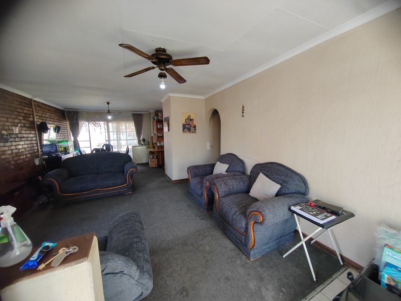 Charming Family Home with Endless Potential in Sought-After Dalpark Ext 9, Brakpan - Photo 8