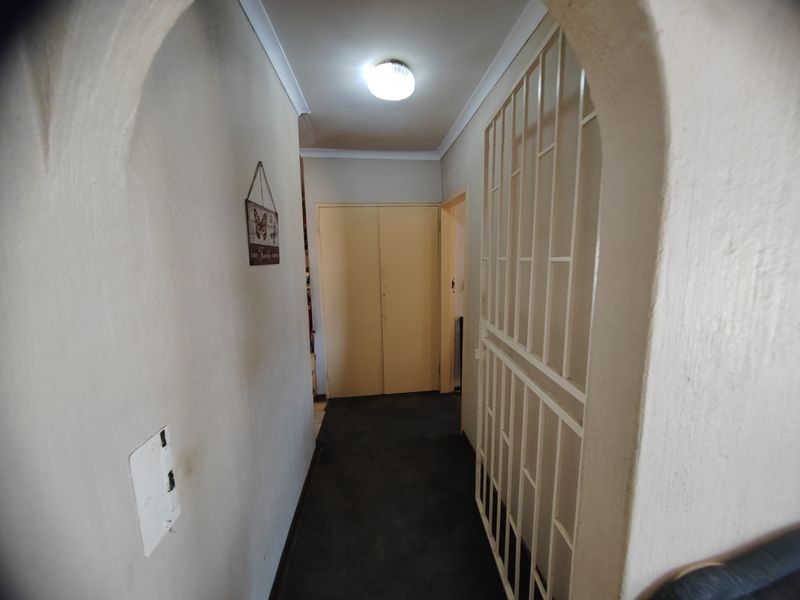 Charming Family Home with Endless Potential in Sought-After Dalpark Ext 9, Brakpan - Photo 6