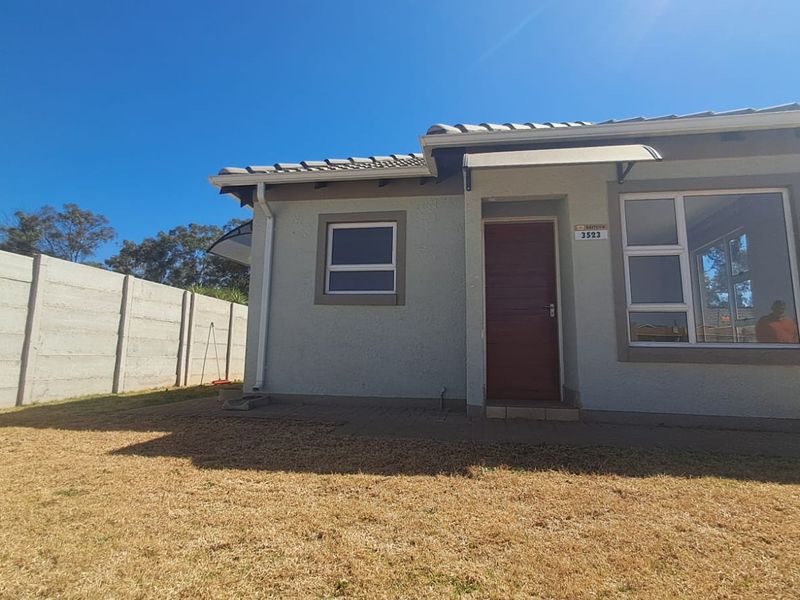 Modern Living in Brenthurst - Photo 1