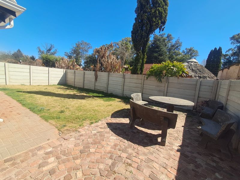 Modern Living in Brenthurst - Photo 4