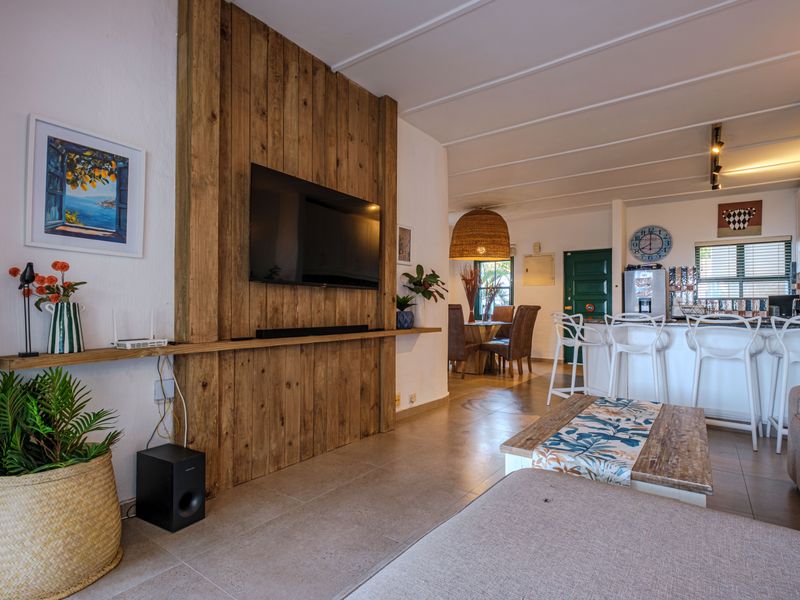 Modern 3 Bedroom Sea View Apartment for Sale in Santorini, Ballito - Photo 2