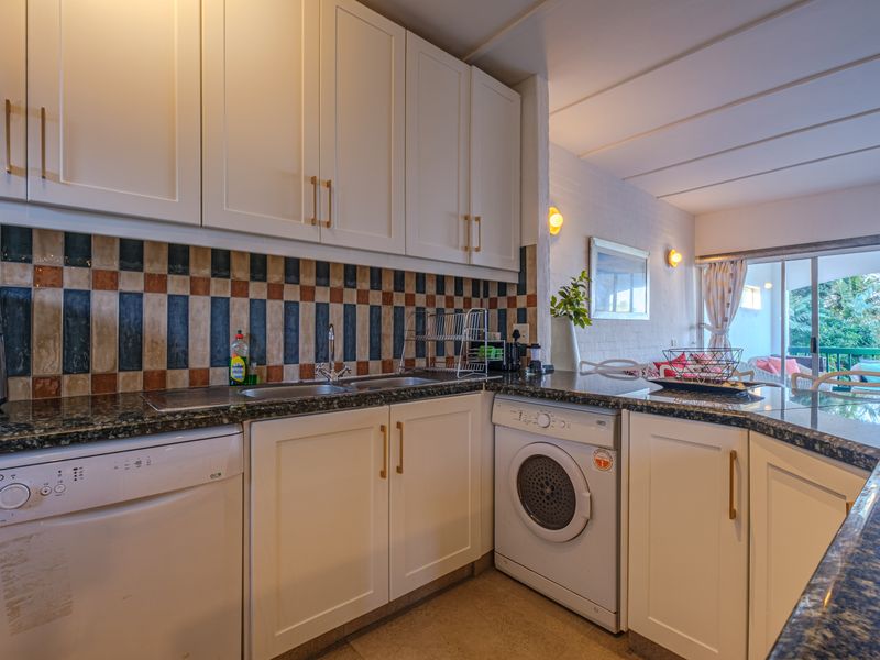 Modern 3 Bedroom Sea View Apartment for Sale in Santorini, Ballito - Photo 7