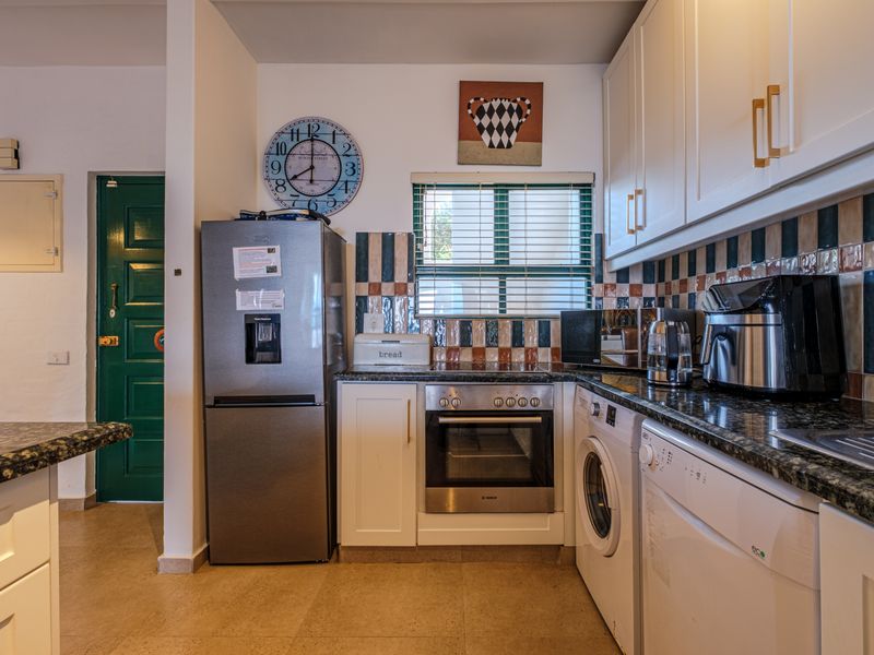 Modern 3 Bedroom Sea View Apartment for Sale in Santorini, Ballito - Photo 4