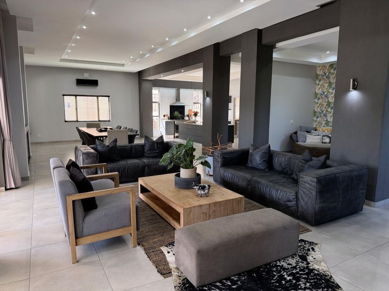 Contemporary Coastal Living with Uninterrupted Greenbelt Views - Photo 2