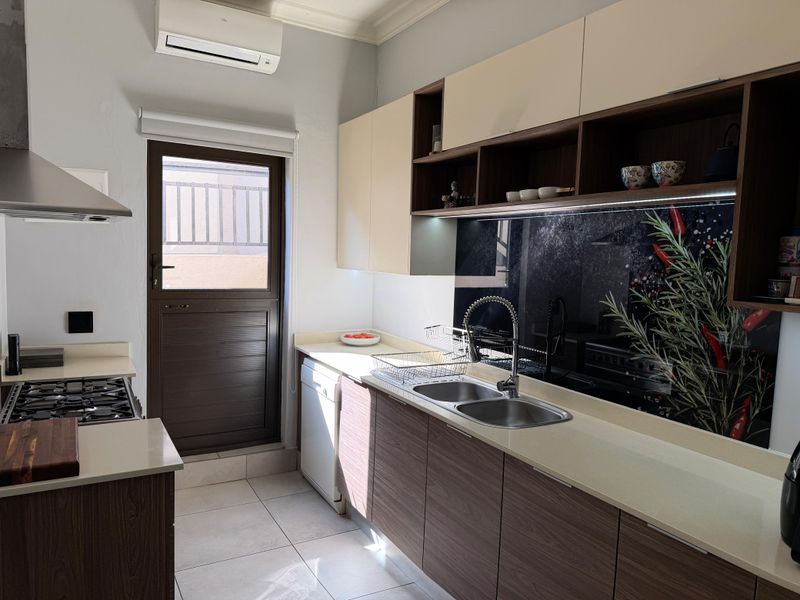 Contemporary Coastal Living with Uninterrupted Greenbelt Views - Photo 10