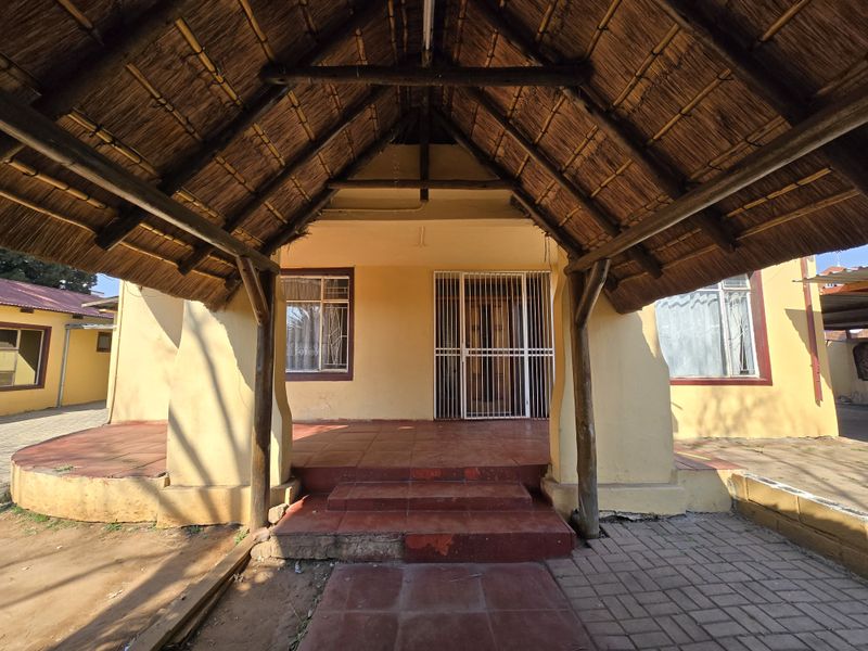 Exceptional Investment Opportunity – Two 3-Bedroom Homes on One Stand - Photo 2