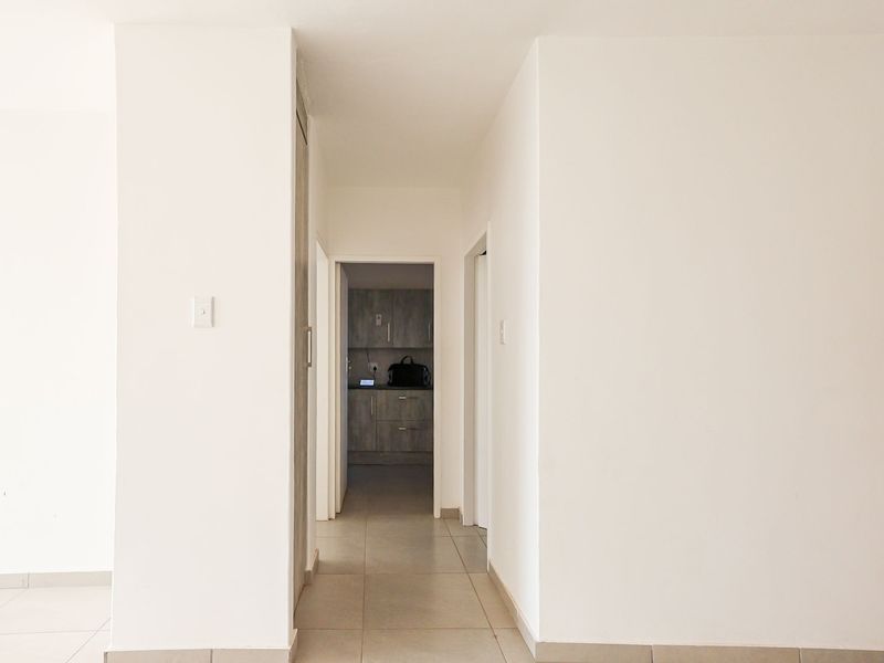 1 Bedroom Apartment For Sale Weavind Park - Photo 8