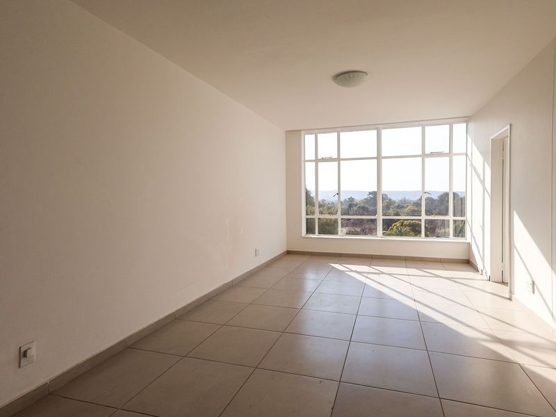 1 Bedroom Apartment For Sale Weavind Park - Photo 4