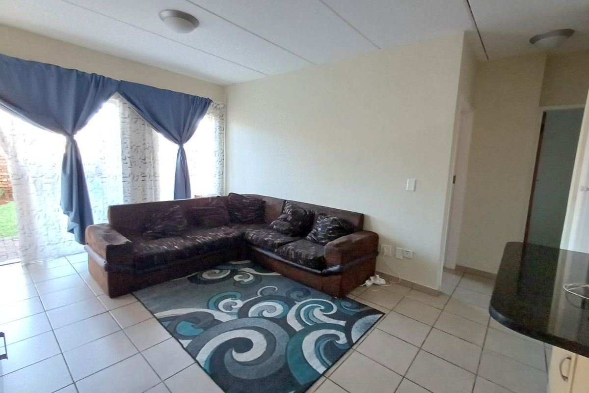 A charming ground floor unit - Photo 5