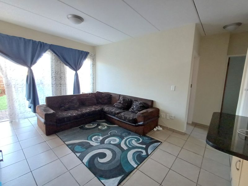 A charming ground floor unit - Photo 5